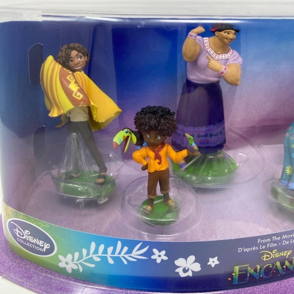 NEW - Disney Encanto Figurine Set - Picture 2 of 5